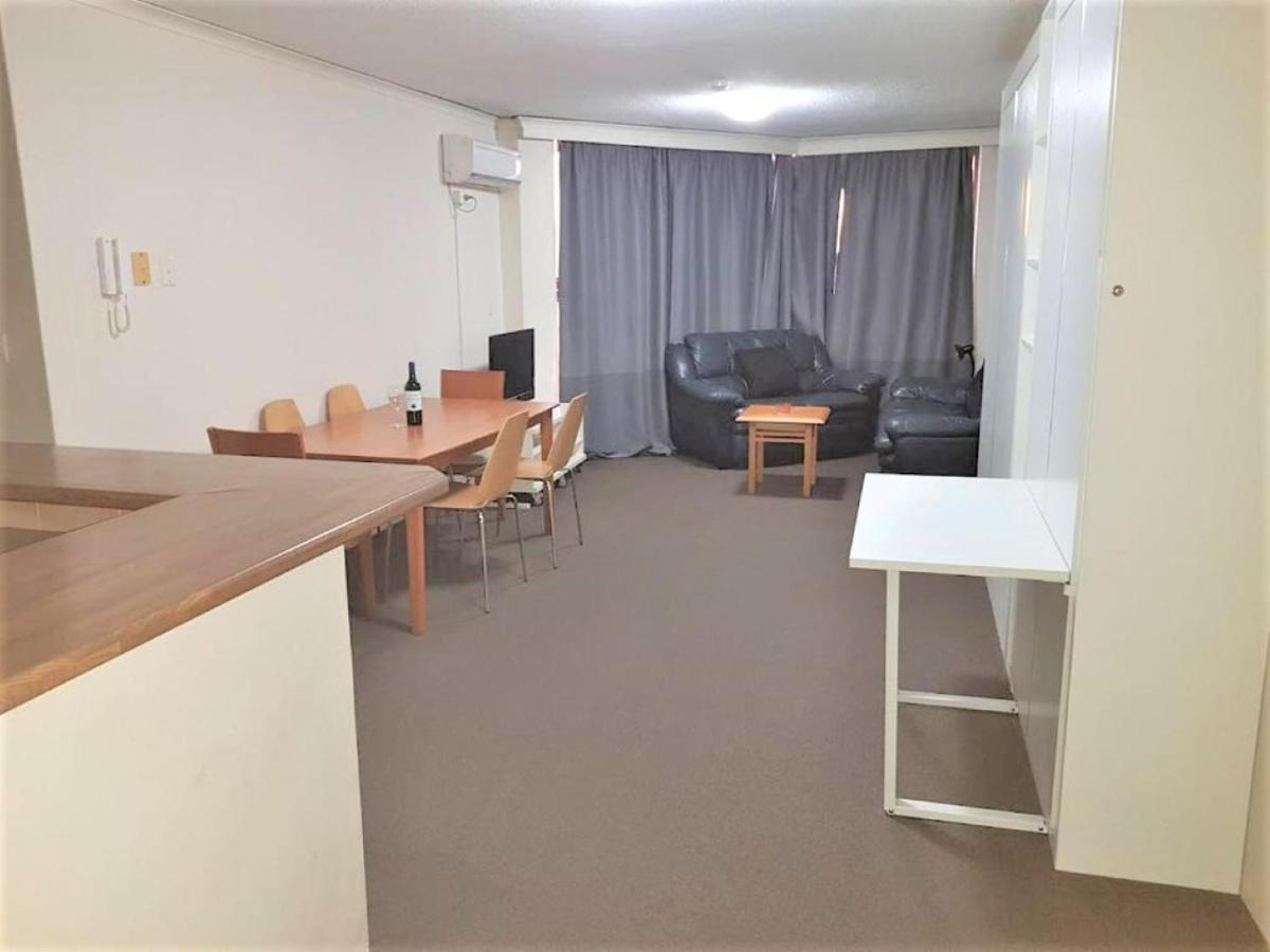Accommodation Sydney - Kent Street Sydney Cbd Top Floor 2 Bedroom Apartment With Balcony Экстерьер фото